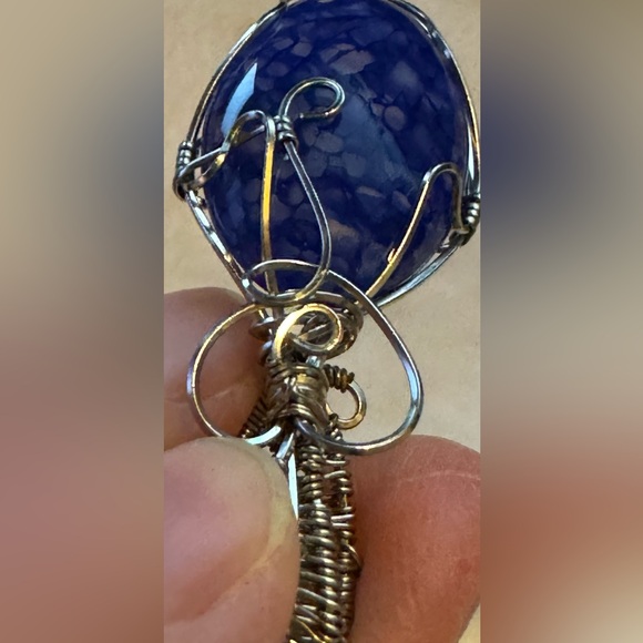 Blue Dragon Vein Agate Pendant with silver wire wrap - Picture 11 of 13
